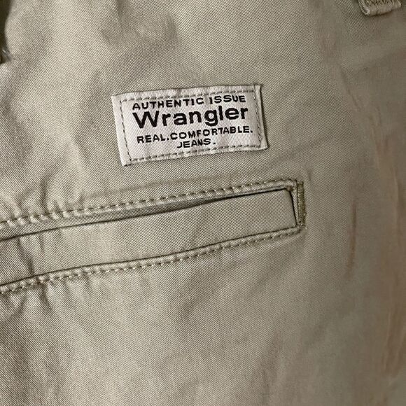 Wrangler Men's Sz 40 Quality Outdoor Casual Cargo Shorts - Picture 2 of 4